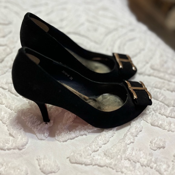 H high heel , color black, size 6 . - Picture 3 of 3